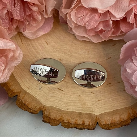 Black & Silver Maserati Logo Cufflinks - Picture 12 of 16